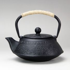 Cast iron kettle