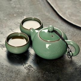 Ceramic teapot set